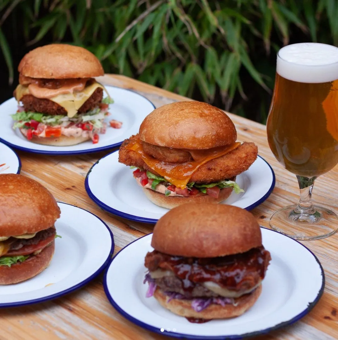 Salt Horse Beer Shop, Bar & Burgers